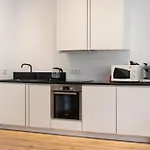 Apartment Mit Parkblick & Massagestuhl